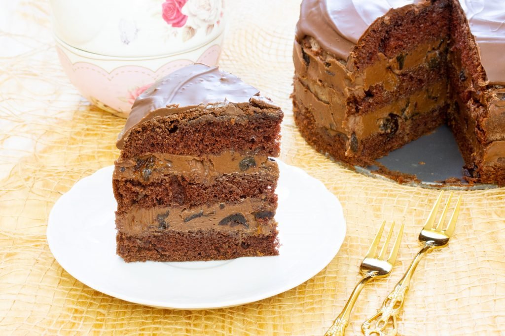 Drunken prune with cream