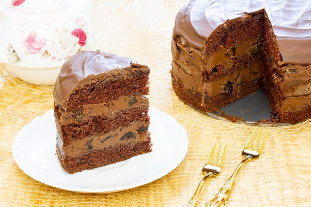 Drunken prune with cream