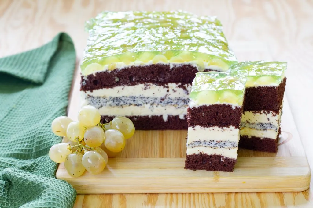 Fruity Madagascar cake