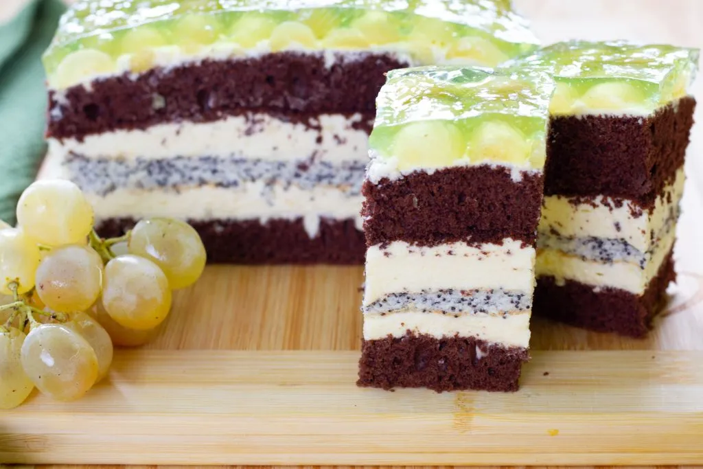 Fruity Madagascar cake