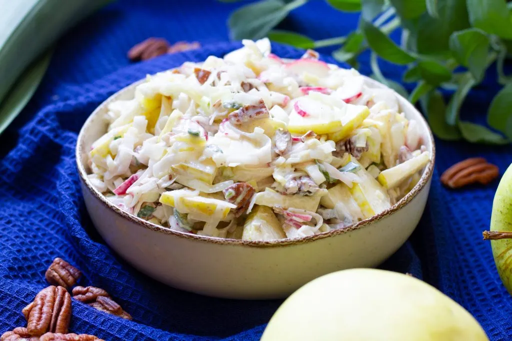Leek slaw with mayonnaise and yoghurt