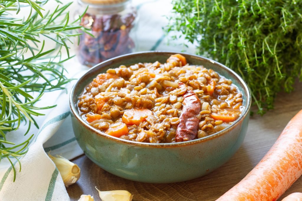 Spicy green lentil stew