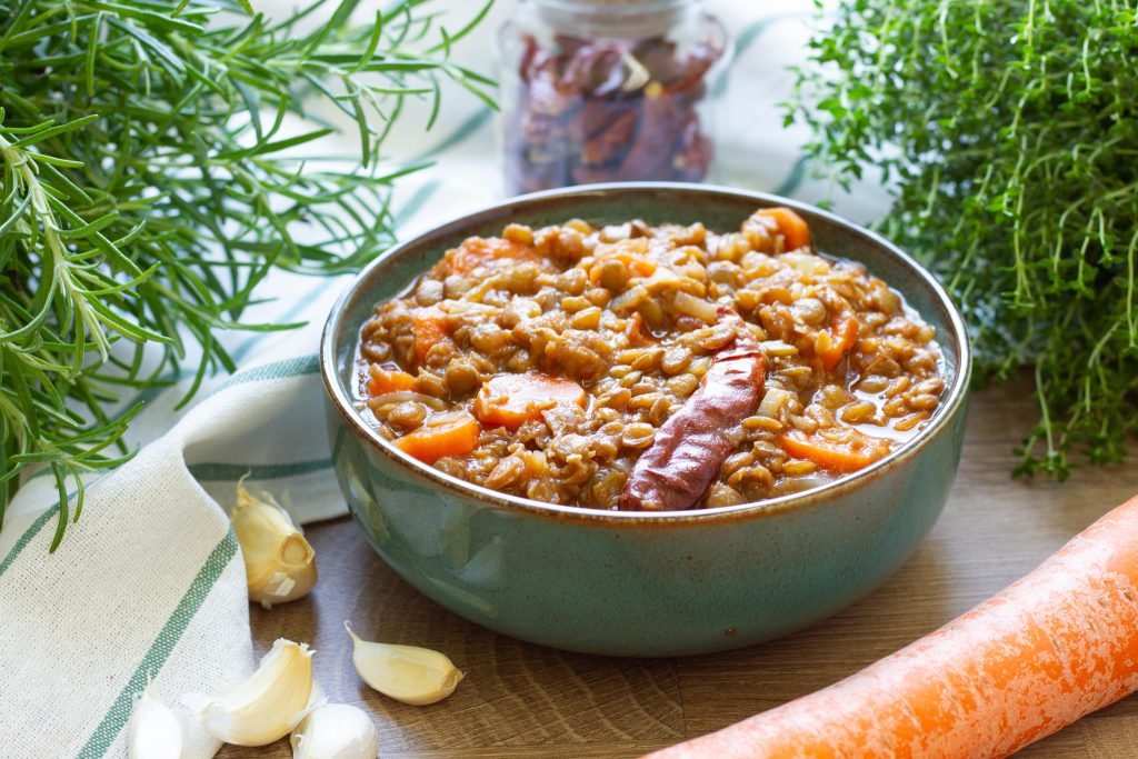 Spicy green lentil stew