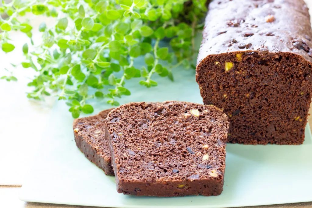 Bread with olives, chocolate and pistachios