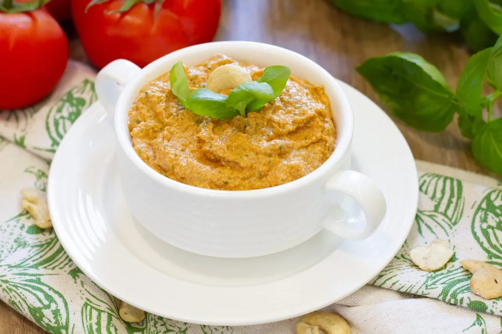 Tomato, cashew and basil spread for sandwiches