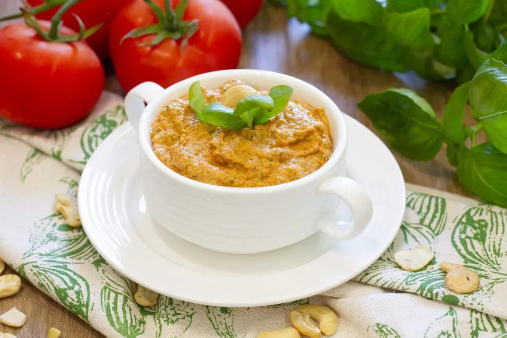 Tomato, cashew and basil spread for sandwiches