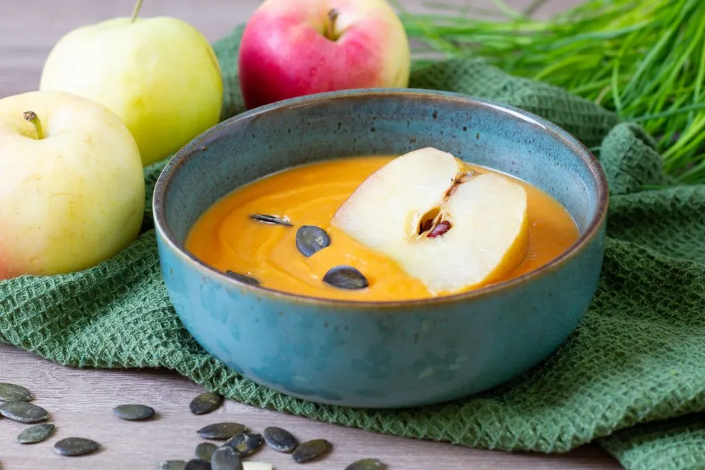 Pumpkin cream with baked apple recipe