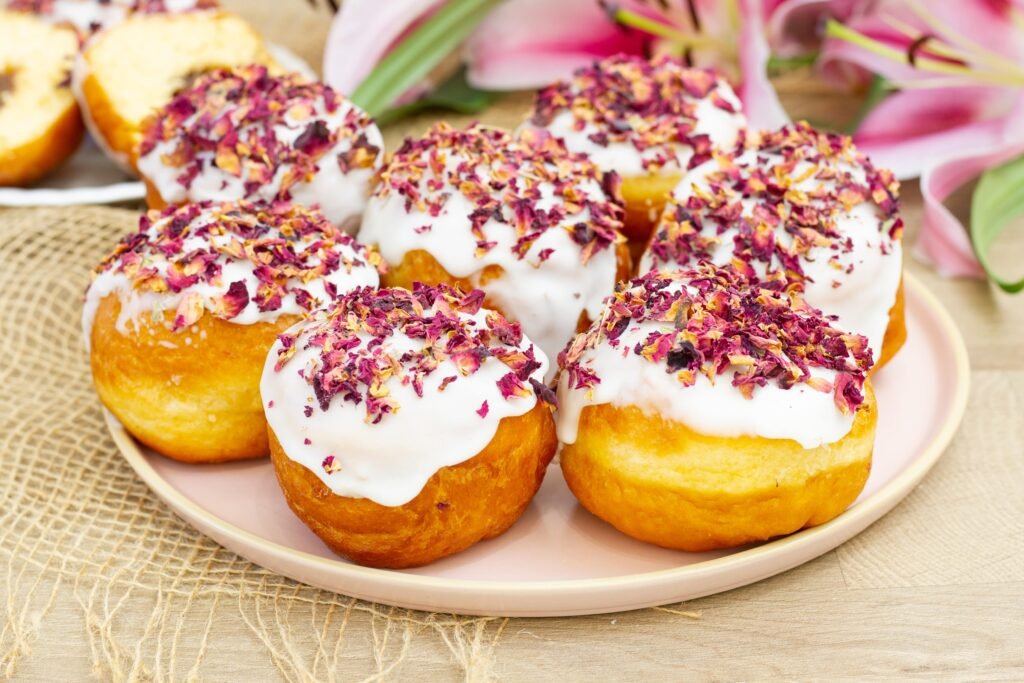 Recipe for doughnuts with rose jam