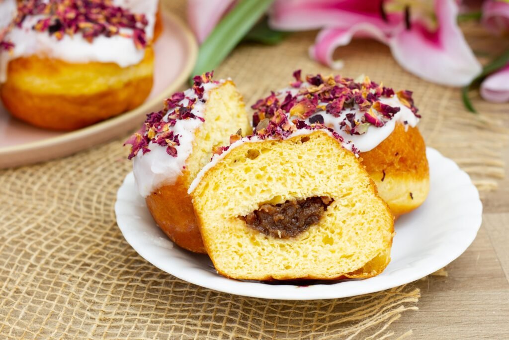 Recipe for doughnuts with rose jam