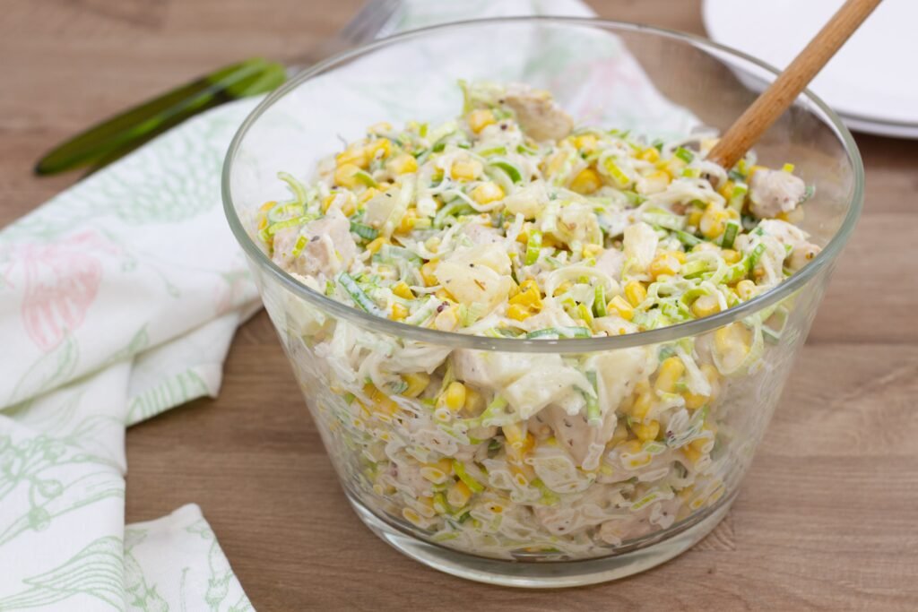 Recipe for salad with chicken, celeriac and leek