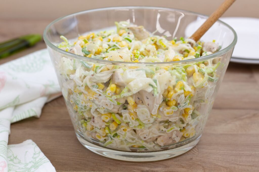 Recipe for salad with chicken, celeriac and leek