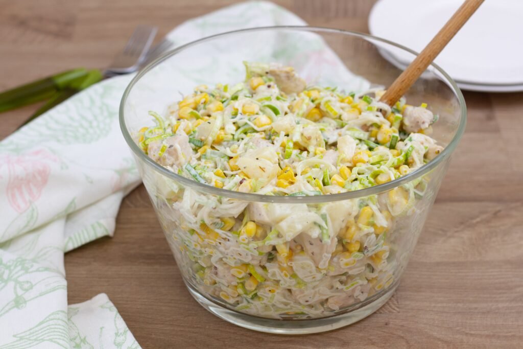 Recipe for salad with chicken, celeriac and leek