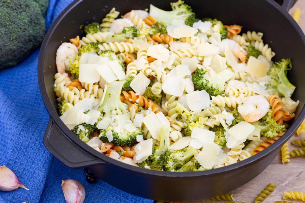 Recipe for pasta with broccoli and prawns
