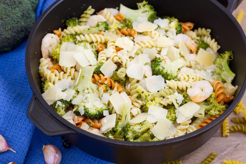 Recipe for pasta with broccoli and prawns