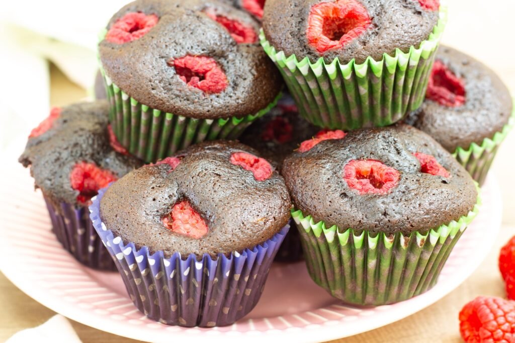 Recipe for chocolate muffins with raspberries