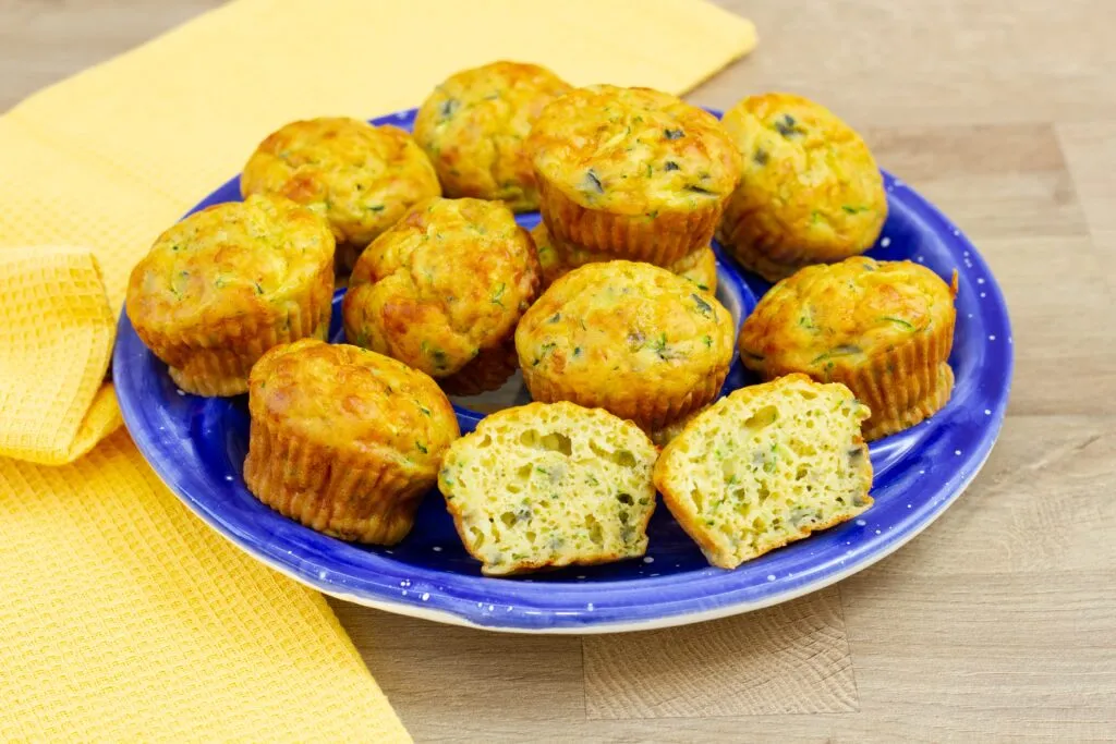 Recipe for zucchini and cheese muffins