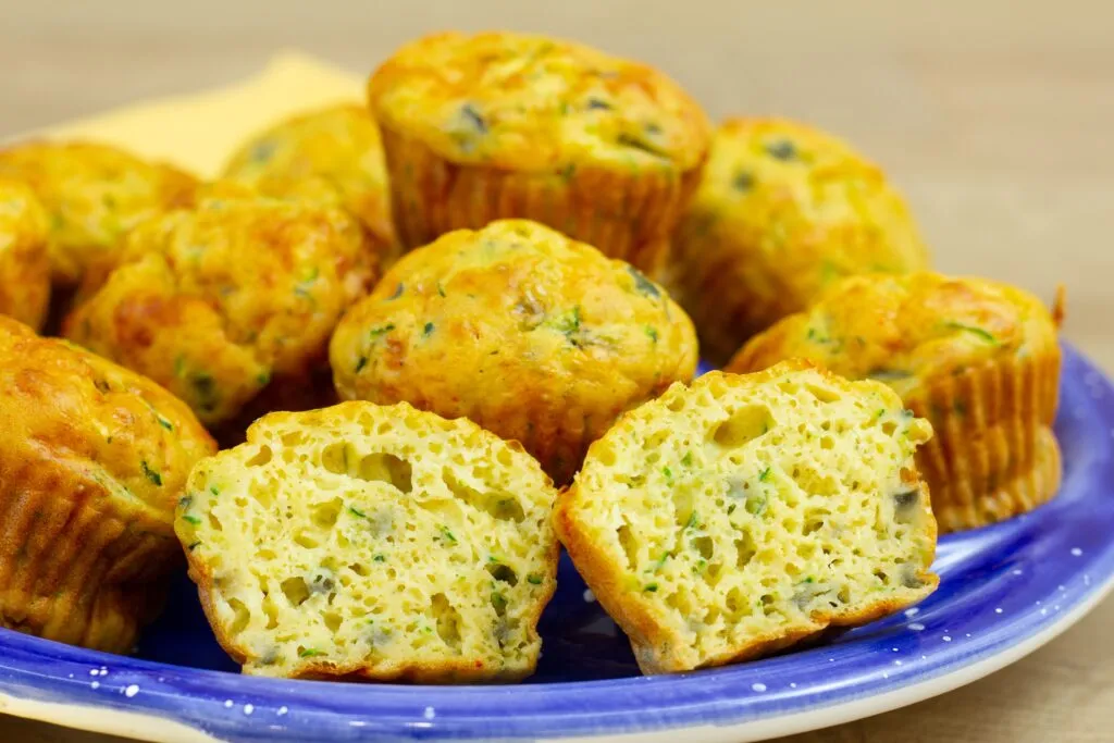 Recipe for zucchini and cheese muffins