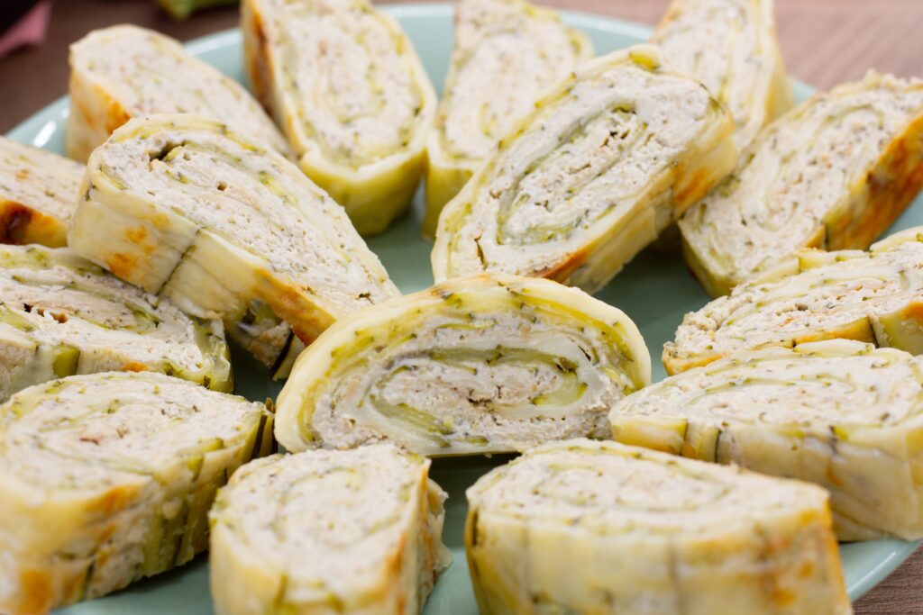 Recipe for zucchini roll filled with eggplant cream