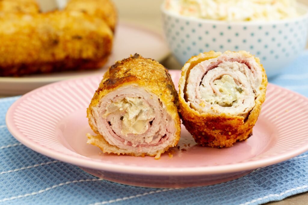 Recipe for pork roulades with ham, onion and feta cheese