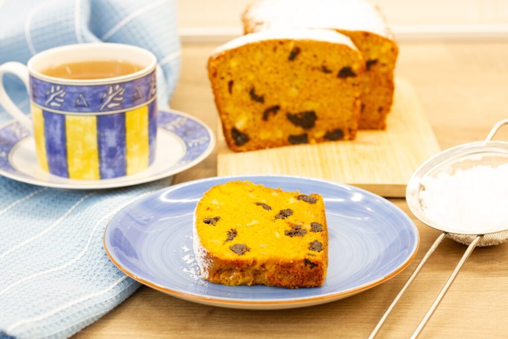 Recipe for pumpkin cake with prunes and almonds