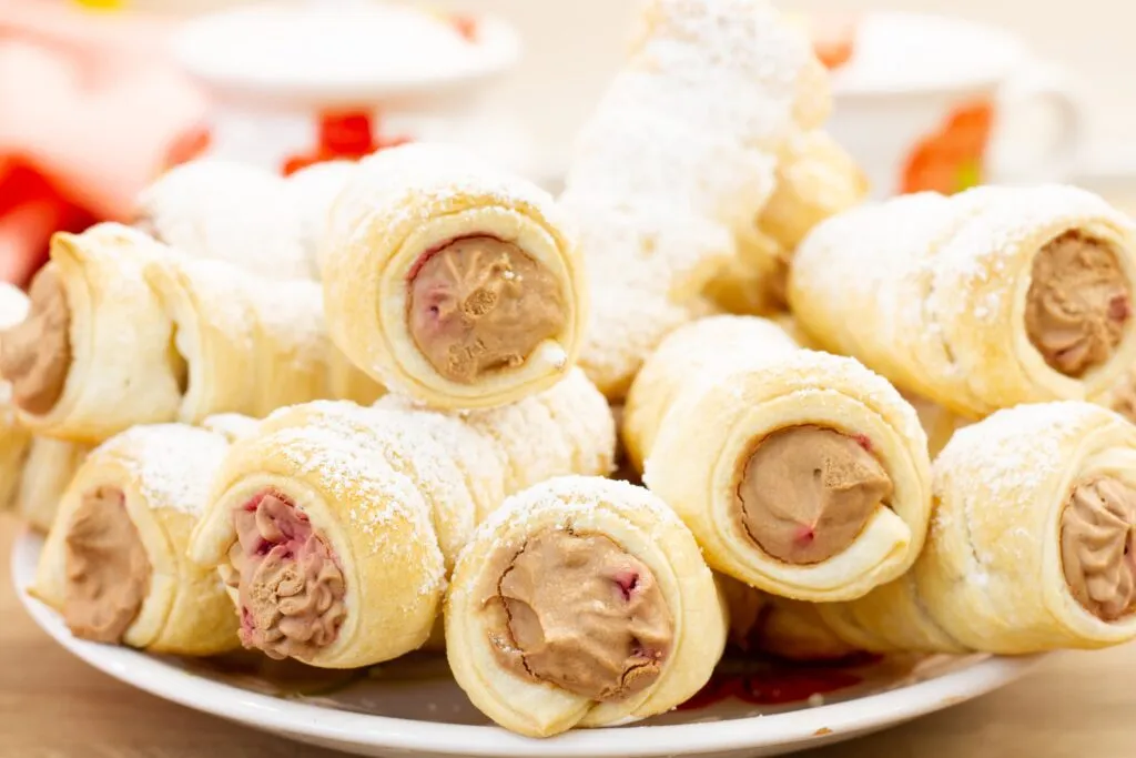 Recipe for puff pastry horns (cannoncini)