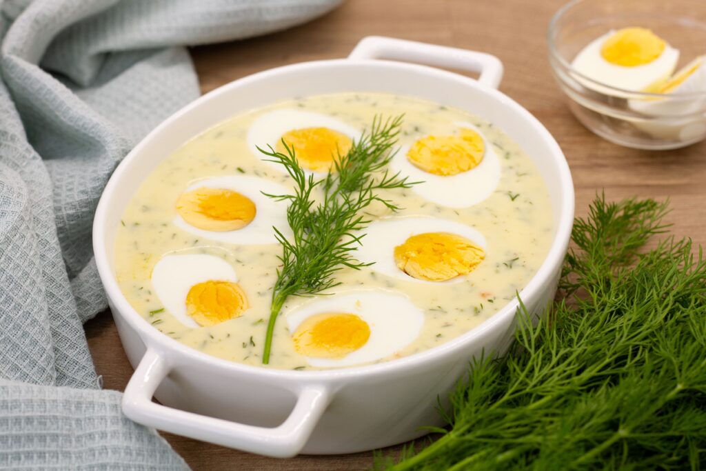 Recipe for eggs in warm horseradish sauce
