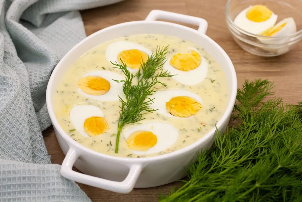 Recipe for eggs in warm horseradish sauce