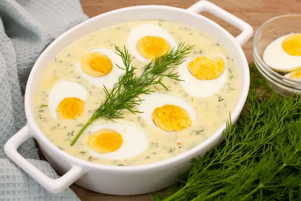 Recipe for eggs in warm horseradish sauce