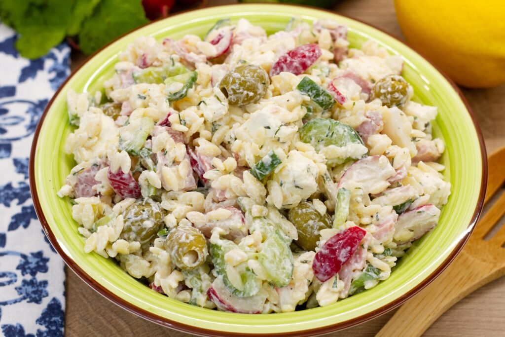 Recipe for pasta salad with ham and vegetables