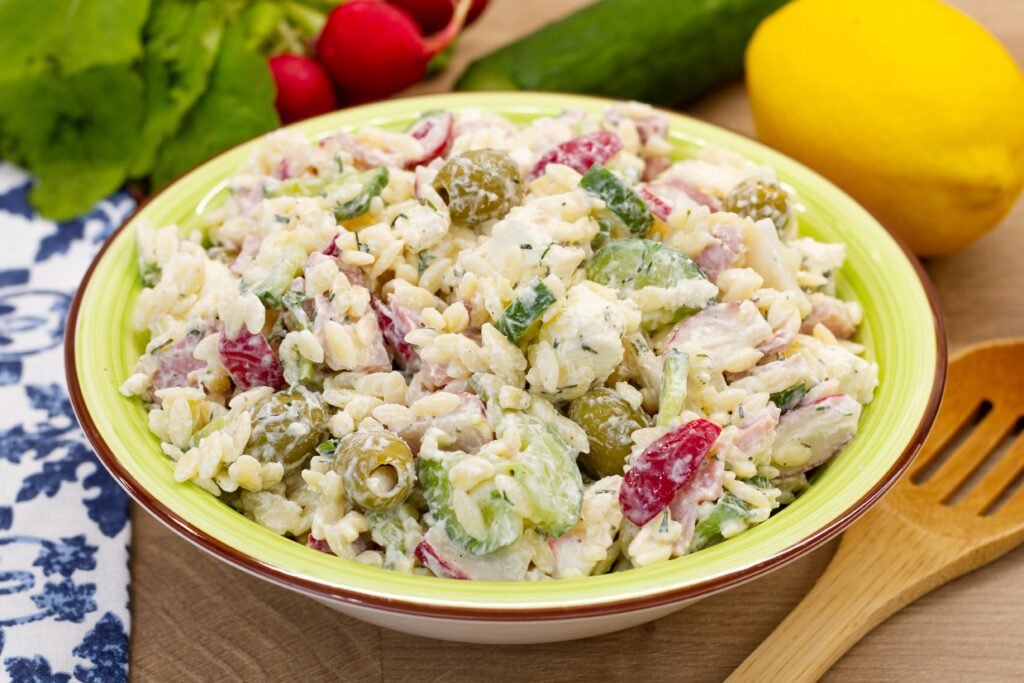 Recipe for pasta salad with ham and vegetables