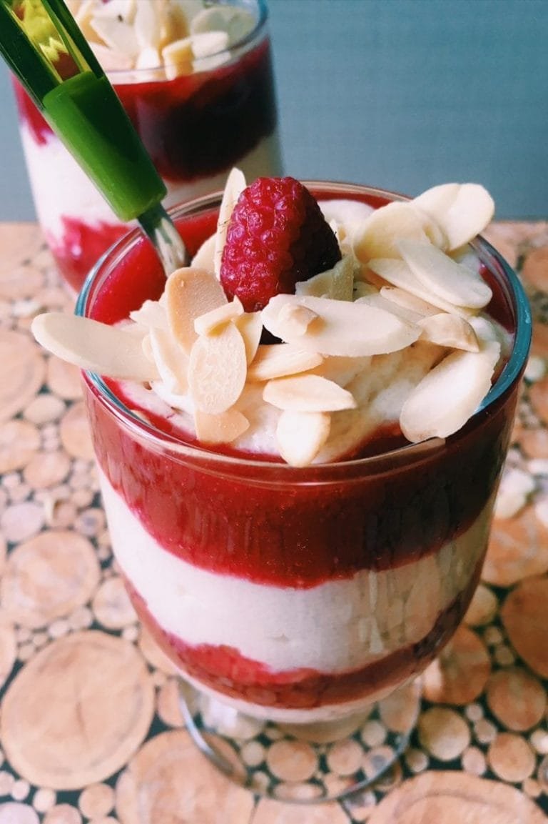 Semolina raspberries dessert
