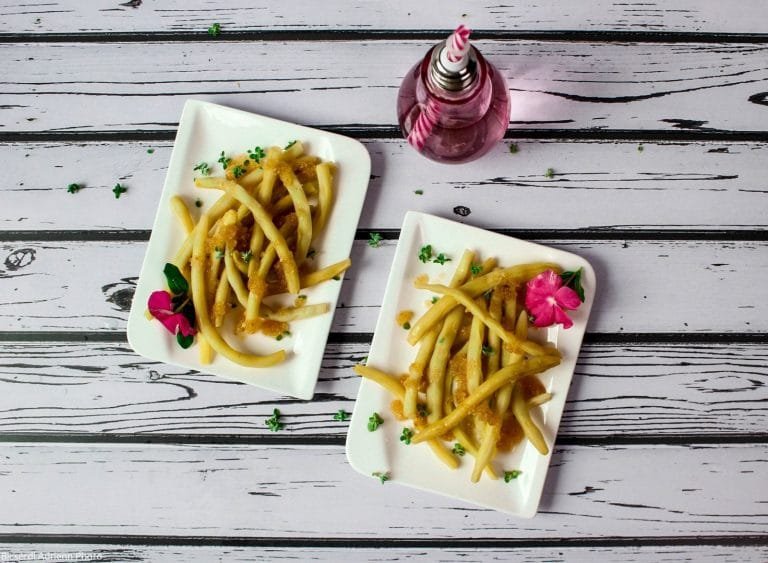 Yellow beans with butter and breadcrumbs