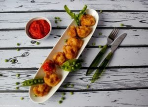 Fried cauliflower with ajvar dip