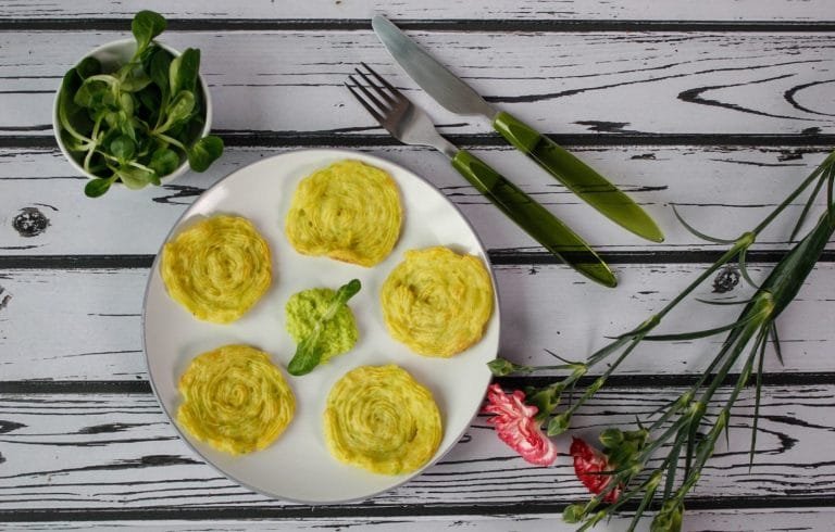 Potato roses with wasabi