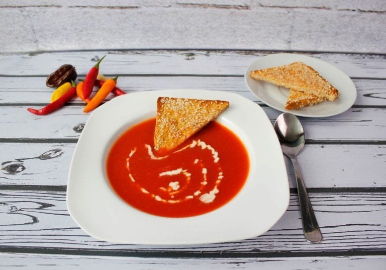 Pepper soup with croutons