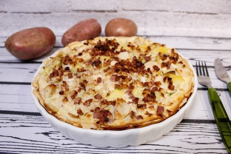 Chicken and bacon tart