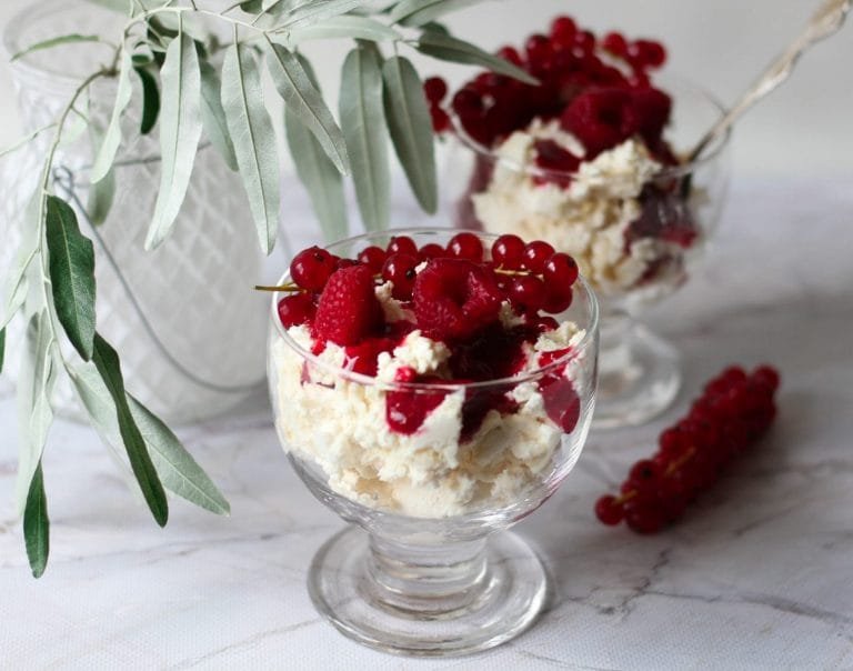Quark cheese and puff rice dessert
