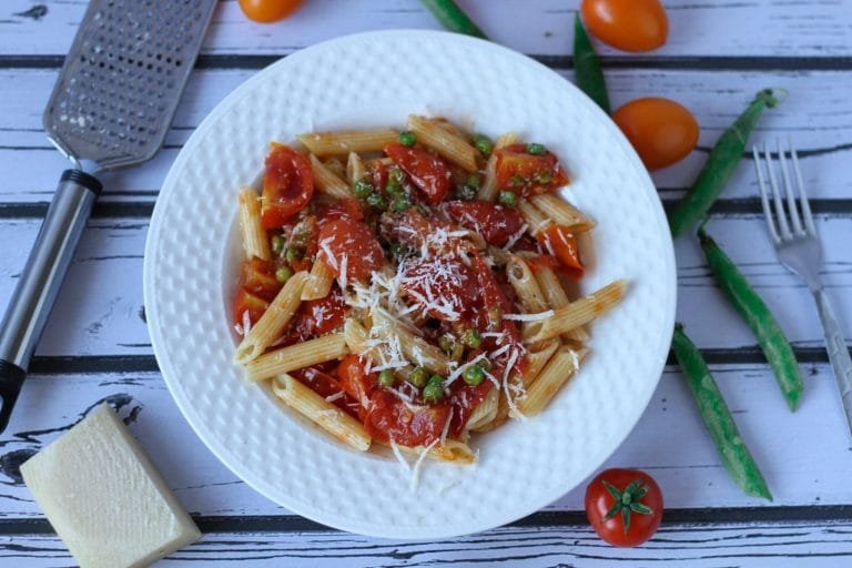 Pasta with tomatoes