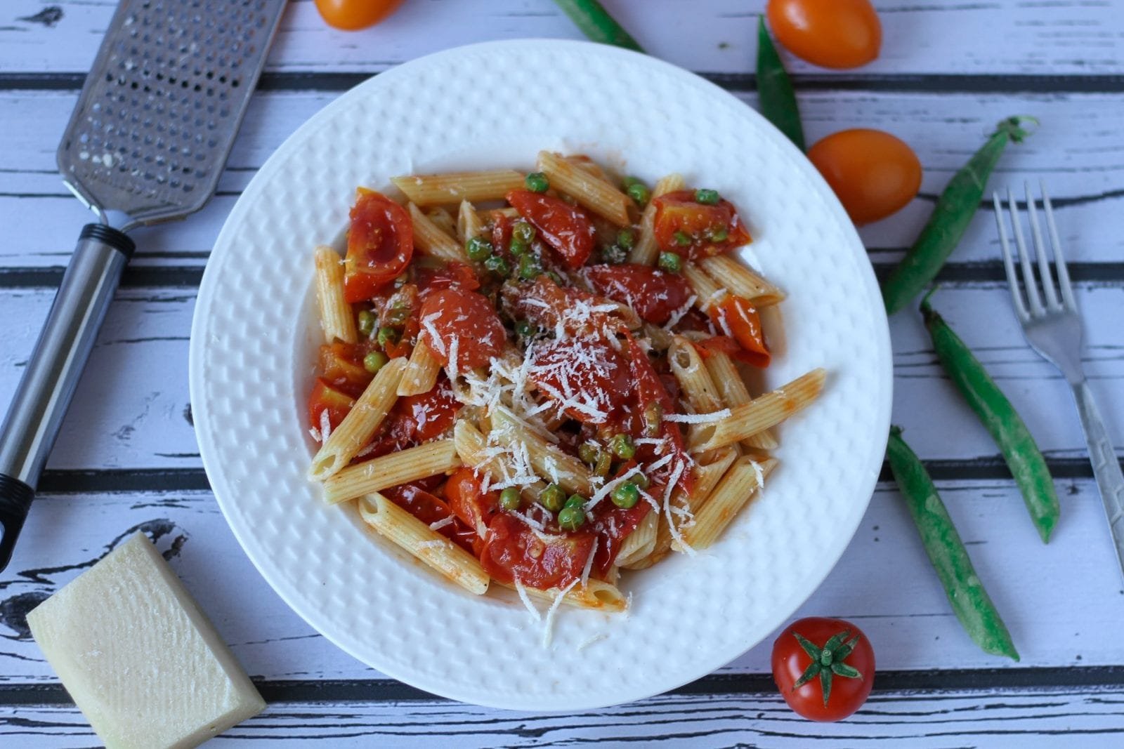 Pasta with tomatoes