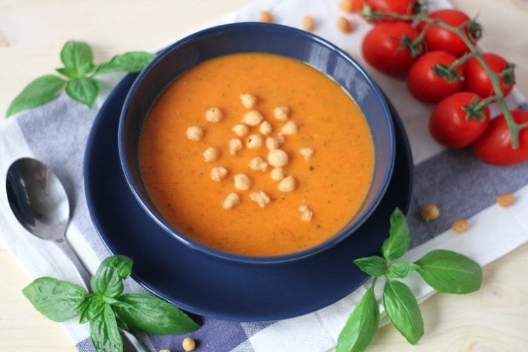 Tomato and zucchini soup with basil