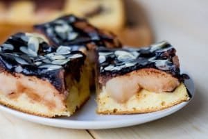 Chocolate cale with apples