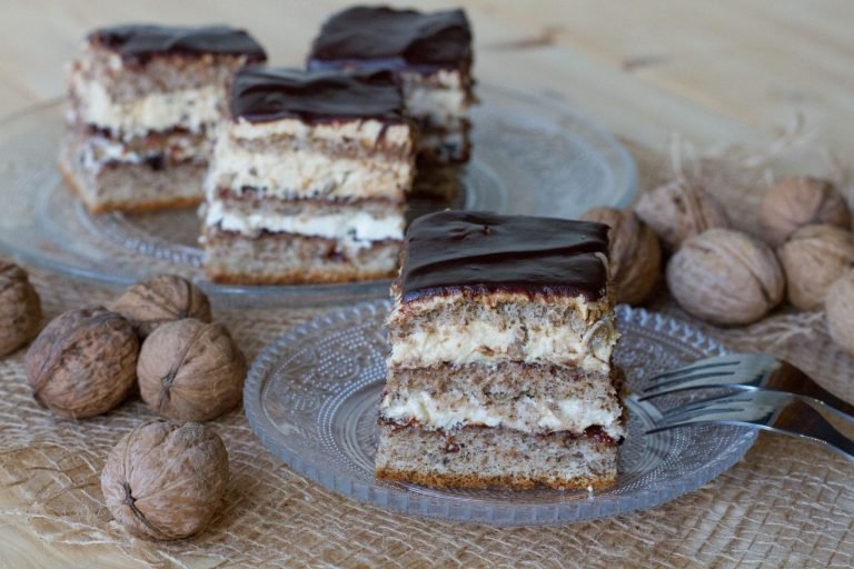 Walnut cake with cream