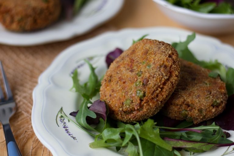 Buckwheat and peas cakes