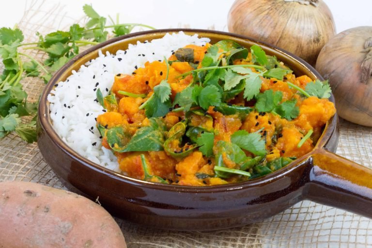 Sweet potato curry with spinach