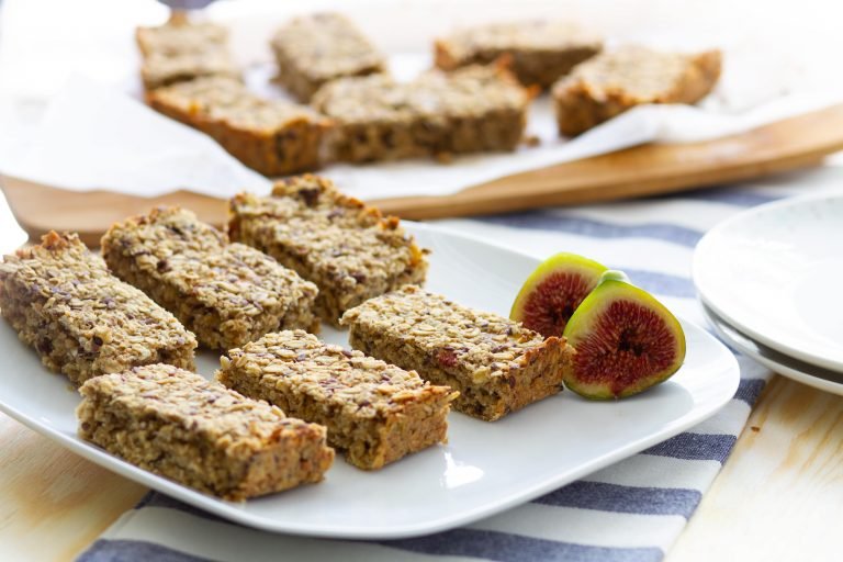 Oat bars with figs