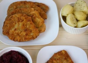 Fired pork cutlets in breadcrumbs