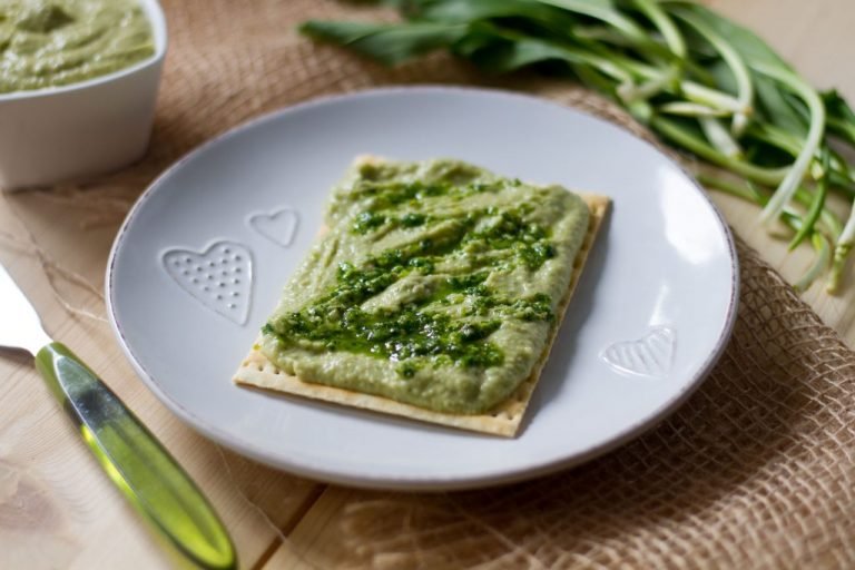 White bean and wild garlic spread