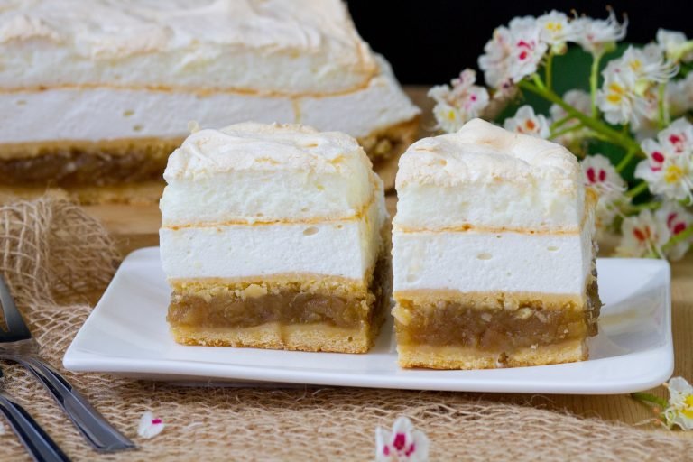 Apple cake