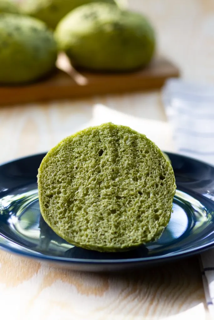 Soft spinach rolls