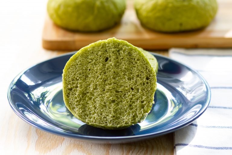 Soft spinach rolls